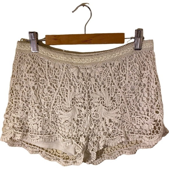 Mossimo Supply Co. lined crochet shorts. Size M. Cream color. - Picture 4 of 10